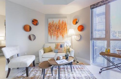Wellington Place Apartment | Modern Downtown Toronto Condo near CN Tower