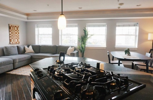 Downtown Salt Lake City Apartment | Modern Downtown Apartment Walk to Restaurants