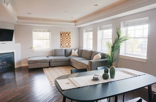 Downtown Salt Lake City Apartment | Modern Downtown Apartment Walk to Restaurants
