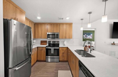 Downtown Salt Lake City Apartment | Modern Downtown 2BR 2BA Near Delta Center with Fire Pit, BBQ, and City Views