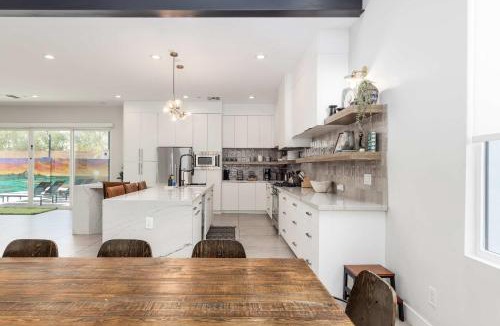 Southwest Village House | Modern Dreamland in Old Town