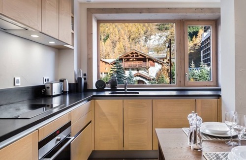 Le Cret Apartment | Modern Duplex Apartment, Ski Shuttle, Parking, Pet-Friendly