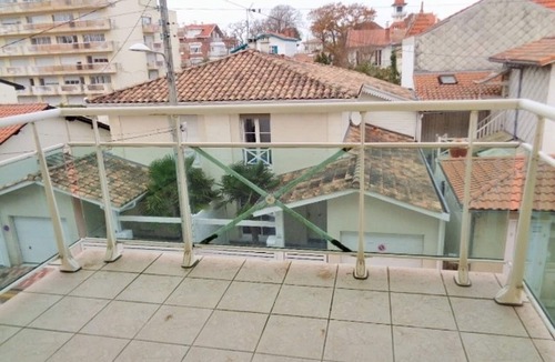 Arcachon Apartment | *Modern Duplex in Arcachon: Terrace, WiFi, Parking, 150m from Beach*