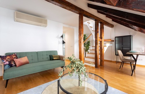 Chueca Apartment | Modern Duplex in the neighborhood of Las Letras