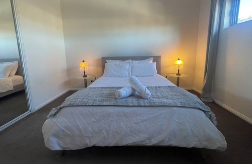 Heathcote House | Modern Duplex Oasis