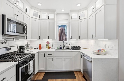 Hayes House | Modern Durham retreat/10 mins from Duke and downtown Durham