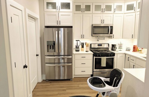 Hayes House | Modern Durham retreat/10 mins from Duke and downtown Durham