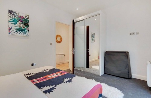 Ealing Common Apartment | Modern Ealing Apartment with Large Private Patio