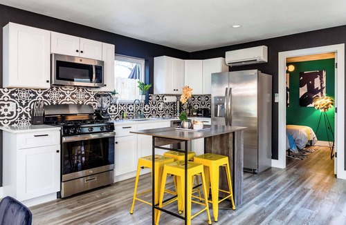 East Cesar Chavez House | Modern East Austin Stay near Plaza Saltillo Stn