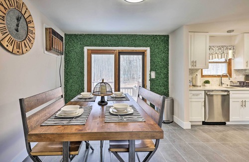 East Stroudsburg House | Modern East Stroudsburg Home w/Pool + Fire Pit