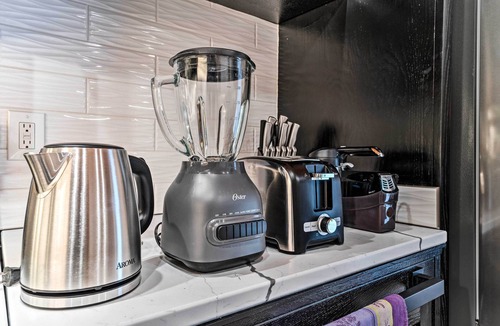 East Wenatchee Apartment | Modern East Wenatchee Studio on Working Farm!