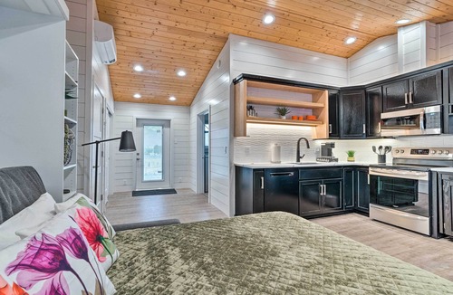 East Wenatchee Apartment | Modern East Wenatchee Studio on Working Farm!