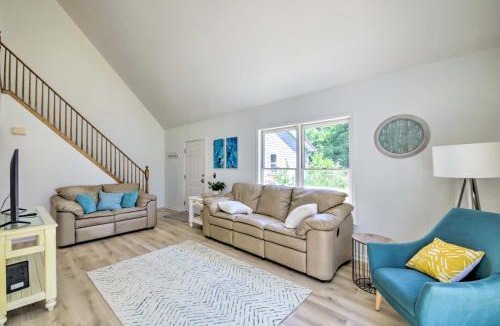 Eckerty House | Modern Eckerty Home with Deck on Patoka Lake!