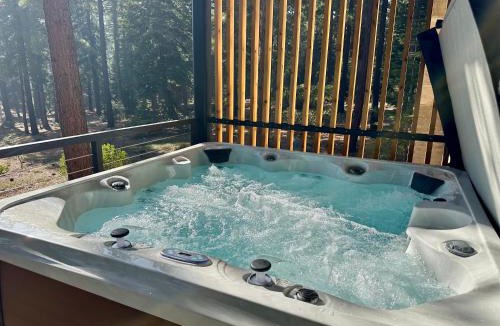 Truckee House | Modern Eco Retreat with Hot Tub and Views