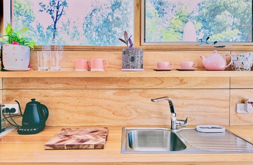 Yapeen Apartment | Modern Eco Studio Retreat – Serene Space Surrounded by Nature