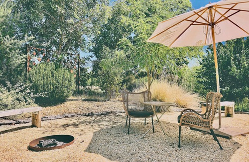 Yapeen Apartment | Modern Eco Studio Retreat – Serene Space Surrounded by Nature