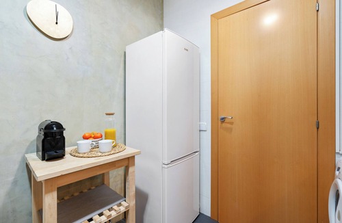 Esquerra de l'Eixample Apartment | Modern Eixample Retreat: Stylish 2-Bedroom Apartment in Central Barcelona