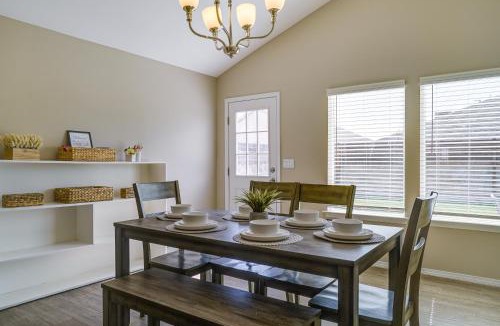 Biggs Field House | Modern El Paso Getaway w/Patio & Backyard!