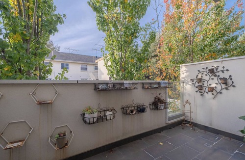 Hawthorn Apartment | Modern Elegance 4BR+1Study in Mel+Parking