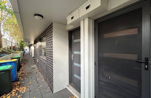 Hawthorn Apartment | Modern Elegance 4BR+1Study in Mel+Parking