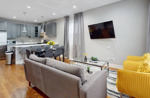 North Austin House | Modern Elegance: 4BR Duplex w/ Free Garage Parking