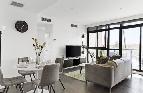 Caulfield North Apartment | Modern Elegance Caulfield North