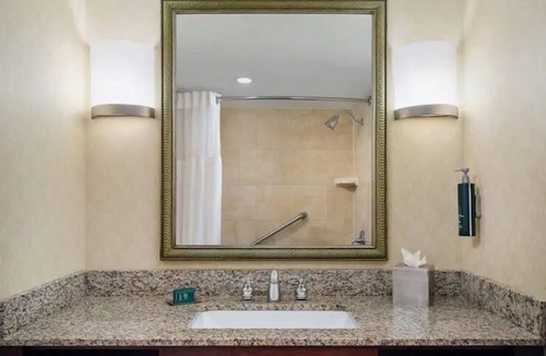 Rocky Mount Hotel | Modern Elegance: Close to Rocky Mount City Lake. Onsite Parking, Pool!