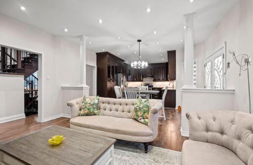 Hurontario House | Modern Elegance, Dual Fireplaces & Outdoor BBQ
