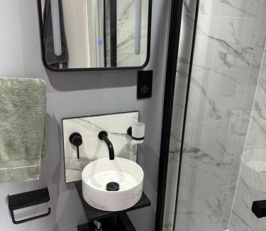 Knight's Hill Apartment | Modern elegance