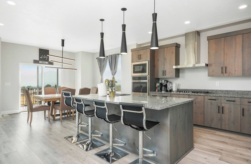 West Jordan House | Modern Elegance With Sunning Views