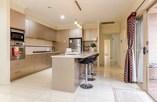 Enfield House | Modern Elegant House (4 Bedroom and parking)