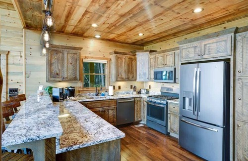 Aska Cabin | Modern Elegant Luxury with Extraordinary Mtn Views