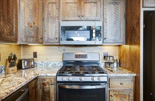 Aska Cabin | Modern Elegant Luxury with Extraordinary Mtn Views