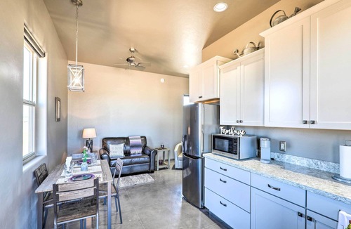 Elgin House | Modern Elgin Home: Walk to Wineries + Pets Welcome