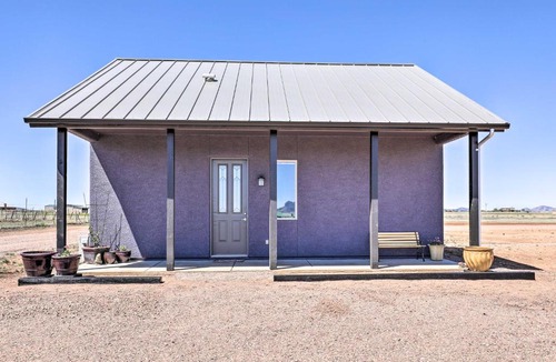 Elgin House | Modern Elgin Home: Walk to Wineries + Pets Welcome