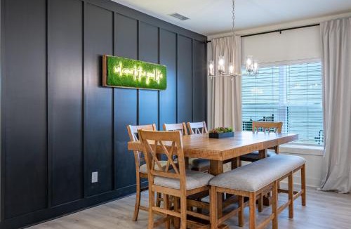 Cartersville House | Modern Emerson retreat close to LakePoint Sports