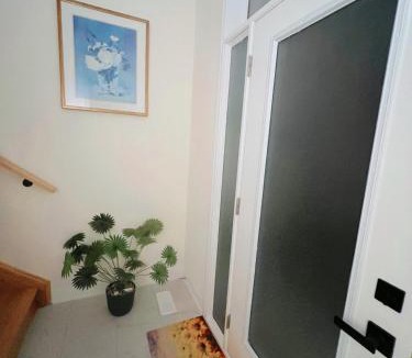 Gormley Villa | Modern entire house close to Costco convenient stay