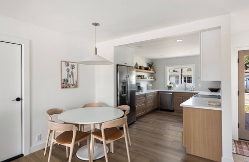 San Marcos House | Modern Escape w/Views. Walk to Lake, Resort, Golf & Dining. Pet Friendly