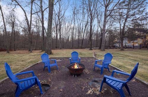 Suffern House | Modern Estate: Theater, Fire Pit & Vibes!