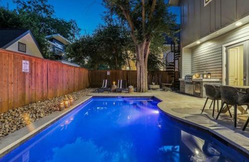 Govalle House | Modern Estate with Private Heated Pool