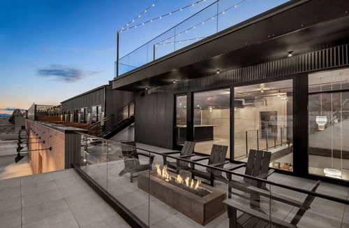 People's Freeway Hotel | Modern evo Comfort, Your Outdoor Adventure Base, Free Parking!