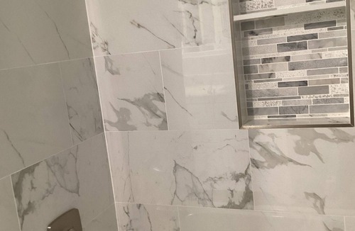 Potomac House | Modern executive level house with separate apartment on lower level