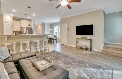 Pooler House | Modern Executive Townhouse