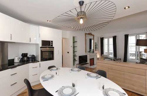 6th Arrondissement Apartment | Modern family apartment for 6 people in Saint-Germain-des-Prés
