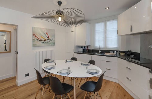 6th Arrondissement Apartment | Modern family apartment for 6 people in Saint-Germain-des-Prés
