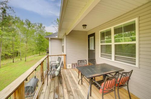 Holiday Island House | Modern Family Cabin: Walk to Table Rock Lake