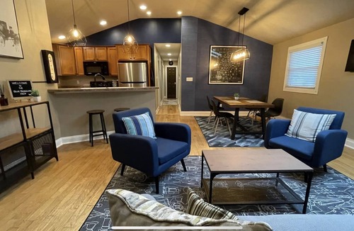 Broad Ripple House | Modern - Family & Dog Friendly