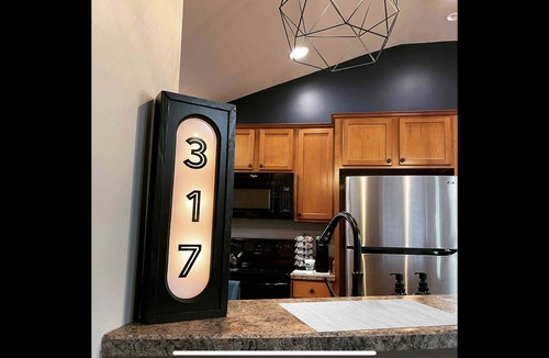 Broad Ripple House | Modern - Family & Dog Friendly