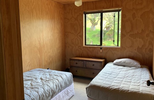 Oakura House | Modern, Family Friendly Bach