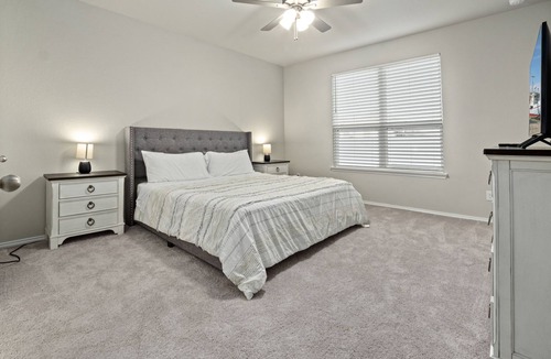 Lincoln Park House | Modern, family friendly 3BR/2BR